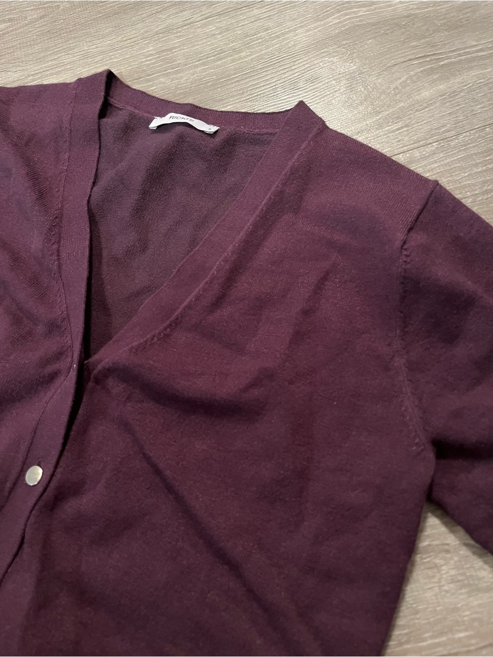 Ricki's Small Women's eggplant V-Neck Button Cardigan Sweater. - Picture 6 of 6